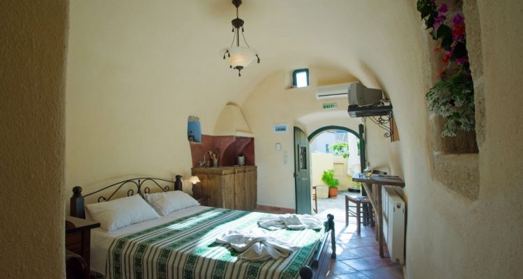 Abramis hotel rooms, studios in Kythira